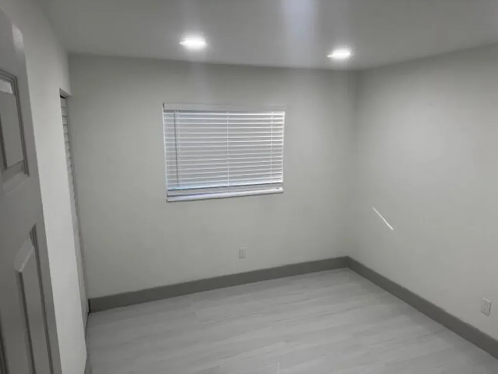 3104 Evergreen Palm Springs FL 33461