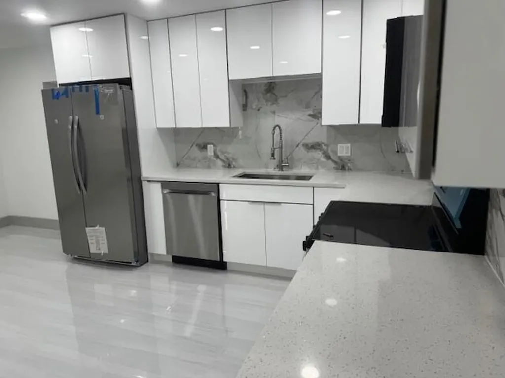 3104 Evergreen Palm Springs FL 33461