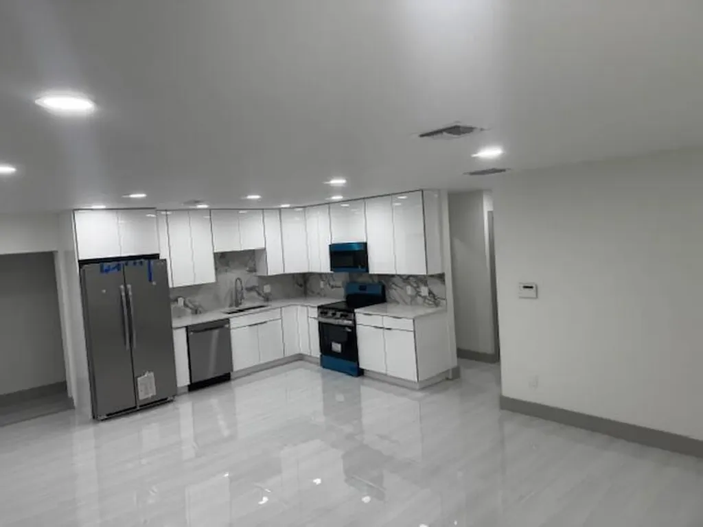 3104 Evergreen Palm Springs FL 33461