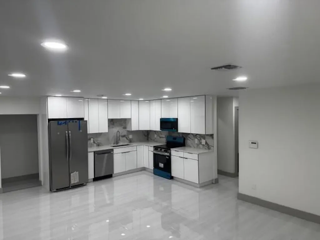 3104 Evergreen Palm Springs FL 33461