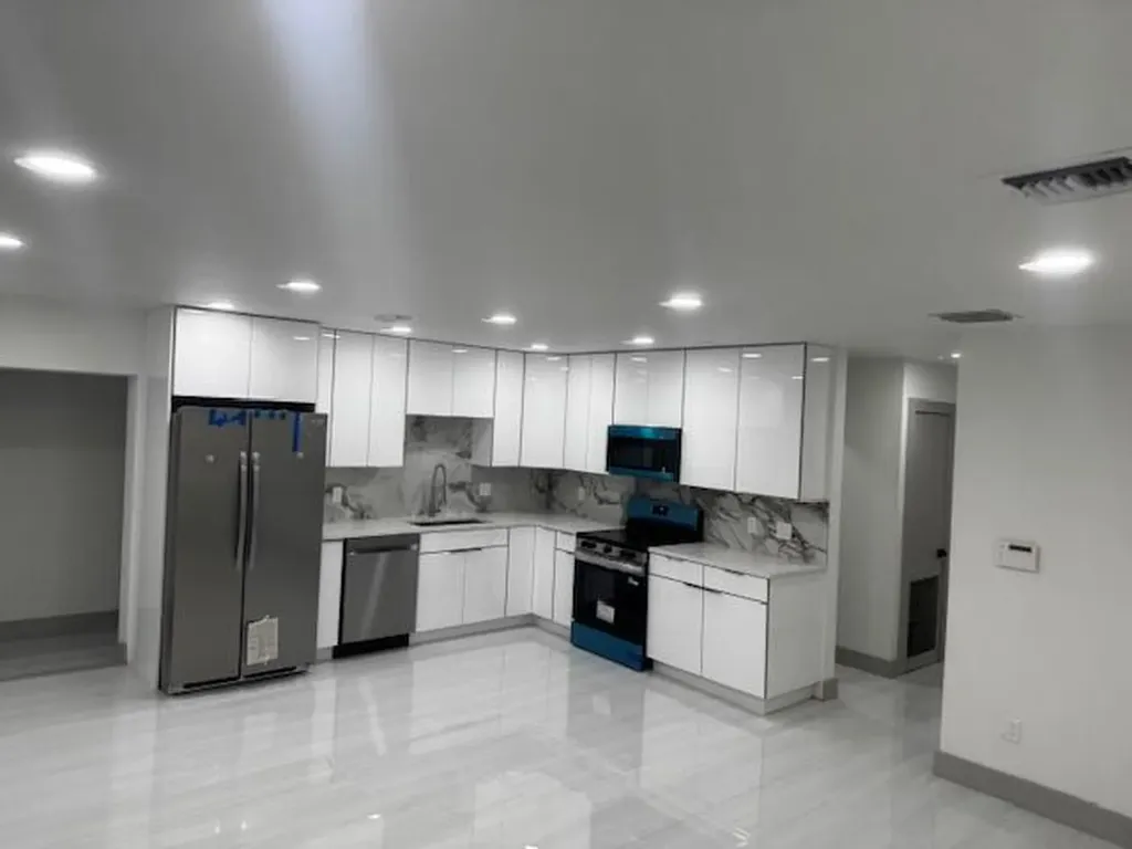 3104 Evergreen Palm Springs FL 33461