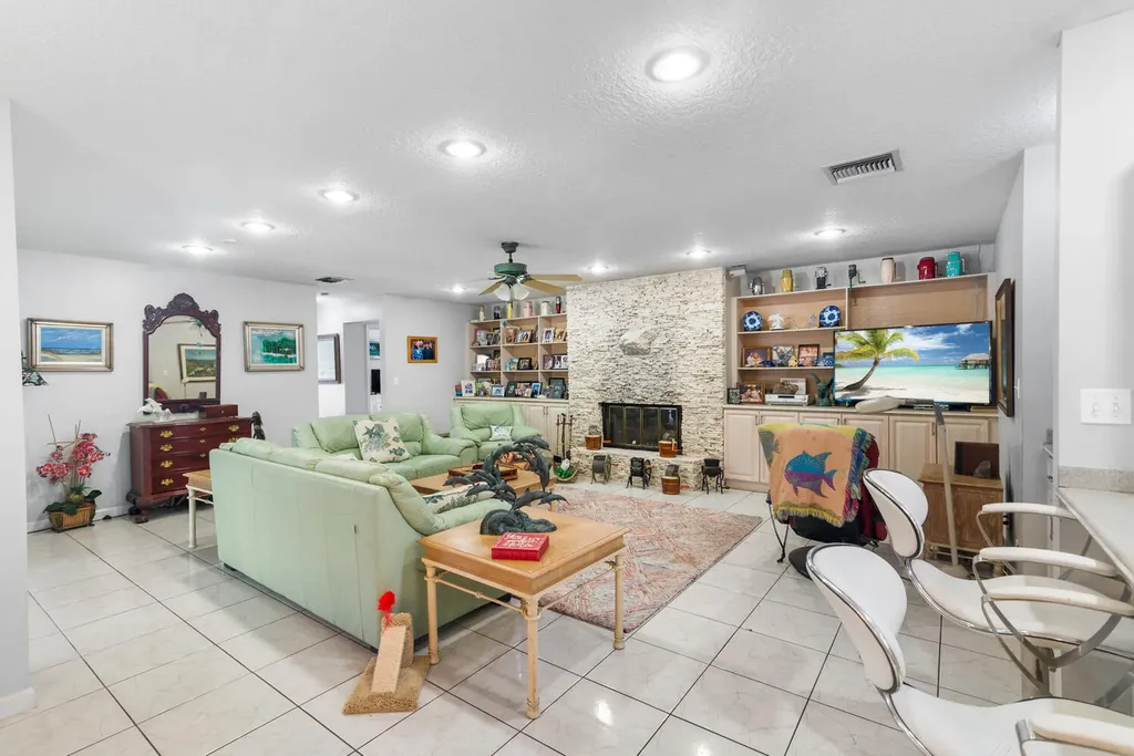 8862 Estate Drive West Palm Beach FL 33411