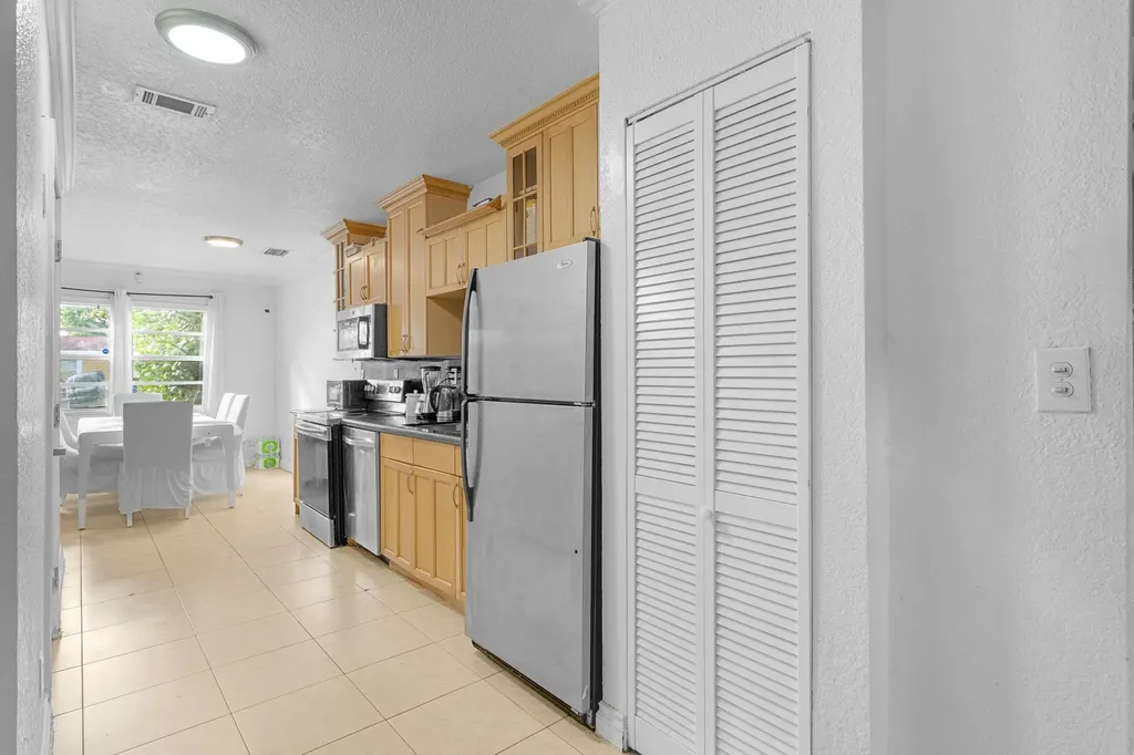 1404 NW 4th Avenue Fort Lauderdale FL 33311