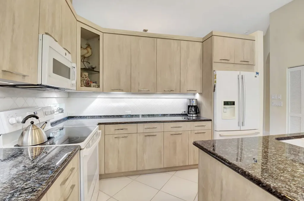 4022 Manchester Lake Drive Lake Worth FL 33449