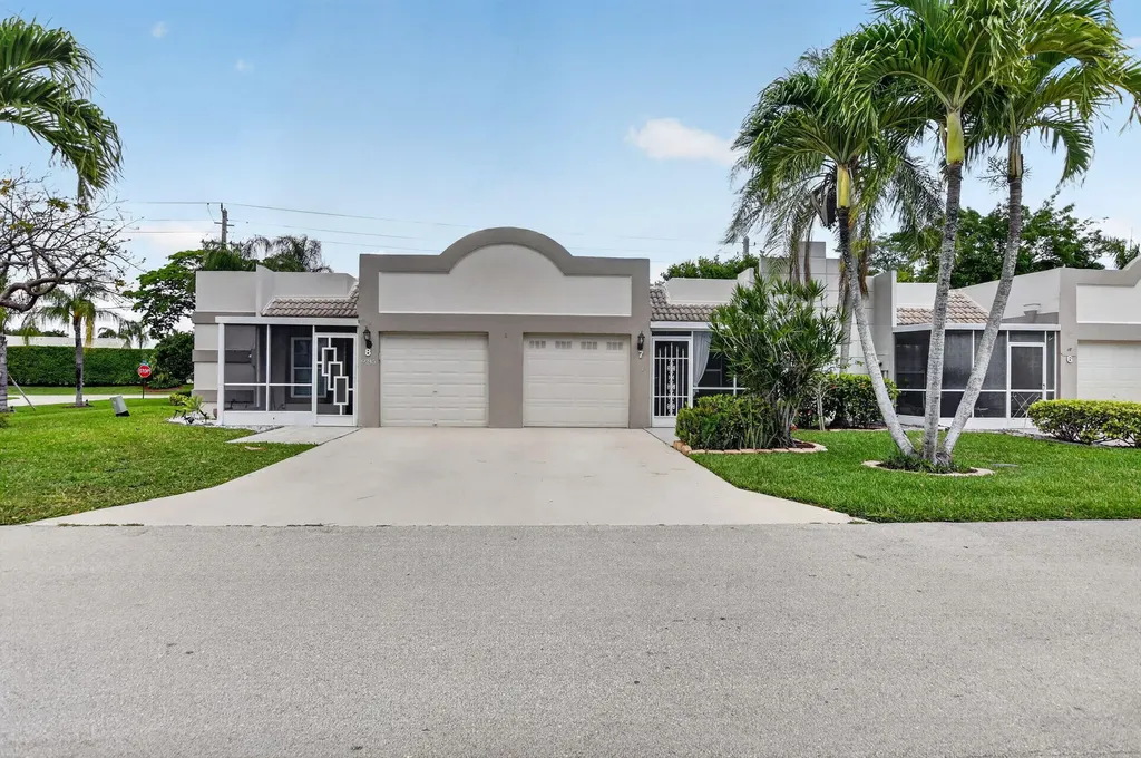 9245 Flynn Circle Boca Raton FL 33496