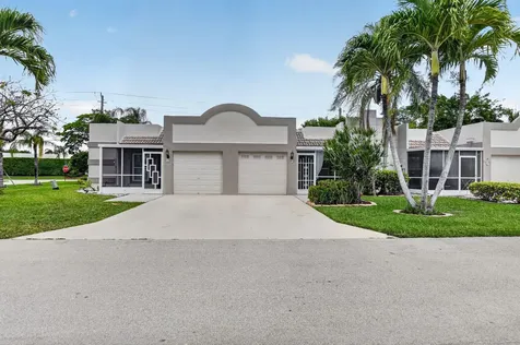 9245 Flynn Circle Boca Raton FL 33496