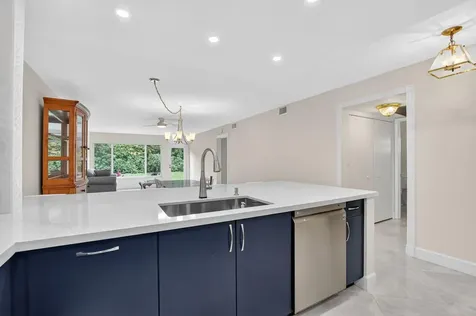9245 Flynn Circle Boca Raton FL 33496