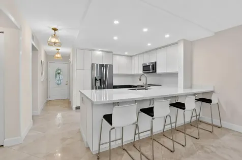 9245 Flynn Circle Boca Raton FL 33496