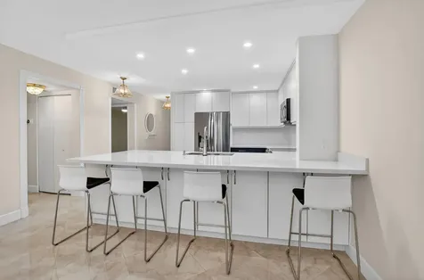 9245 Flynn Circle Boca Raton FL 33496