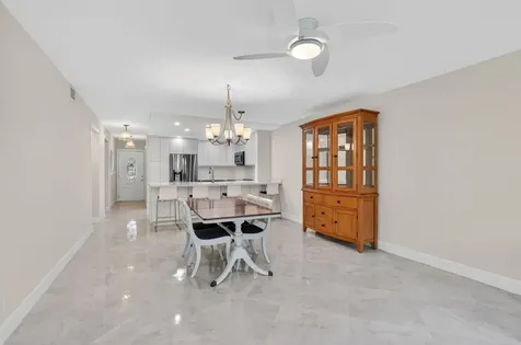 9245 Flynn Circle Boca Raton FL 33496