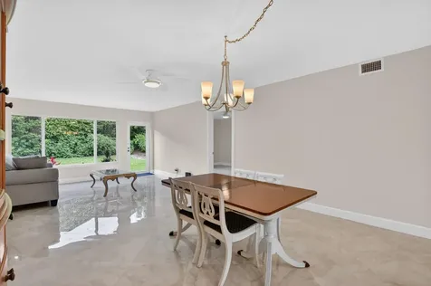 9245 Flynn Circle Boca Raton FL 33496