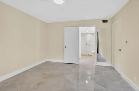 9245 Flynn Circle Boca Raton FL 33496