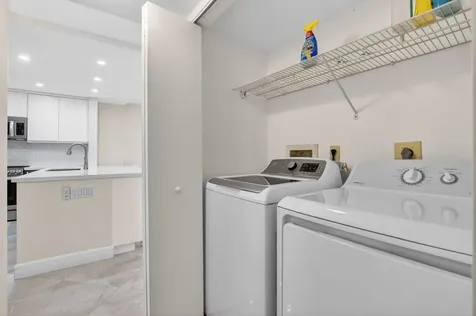 9245 Flynn Circle Boca Raton FL 33496