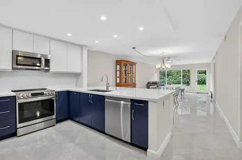 9245 Flynn Circle Boca Raton FL 33496