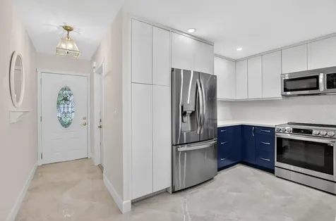 9245 Flynn Circle Boca Raton FL 33496