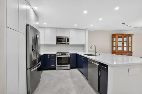 9245 Flynn Circle Boca Raton FL 33496