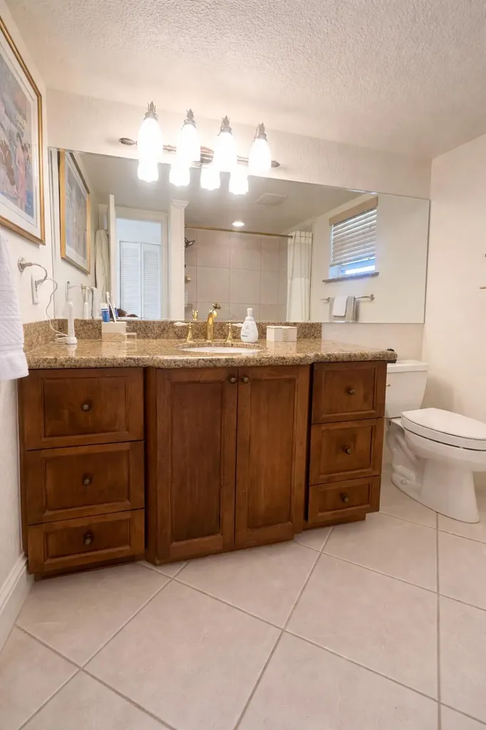 20 Colonial Club Drive Boynton Beach FL 33435