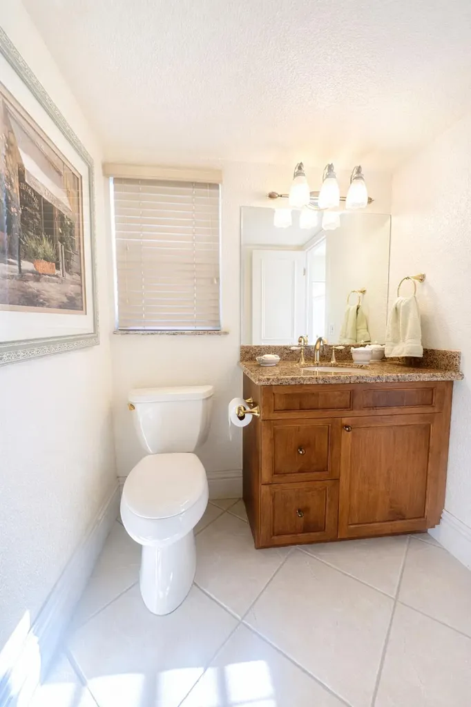 20 Colonial Club Drive Boynton Beach FL 33435