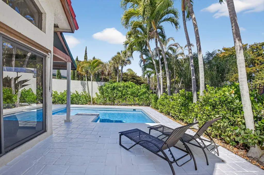 21634 Club Villa Terrace Boca Raton FL 33433
