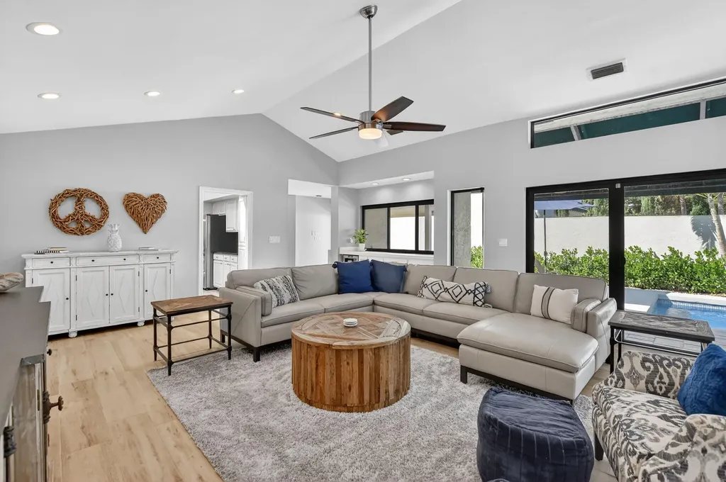 21634 Club Villa Terrace Boca Raton FL 33433