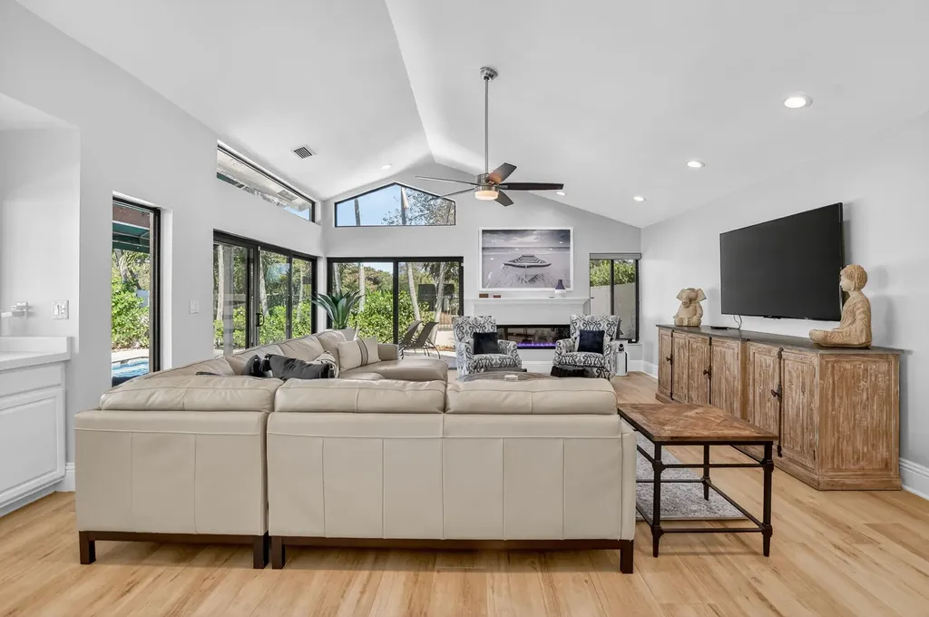 21634 Club Villa Terrace Boca Raton FL 33433