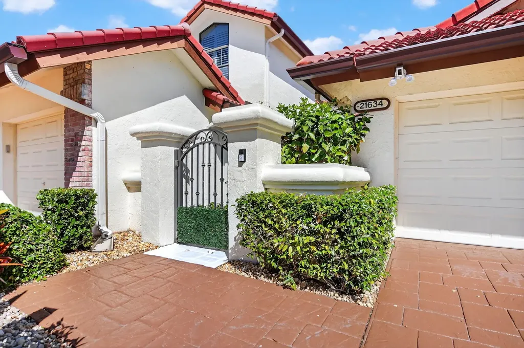 21634 Club Villa Terrace Boca Raton FL 33433