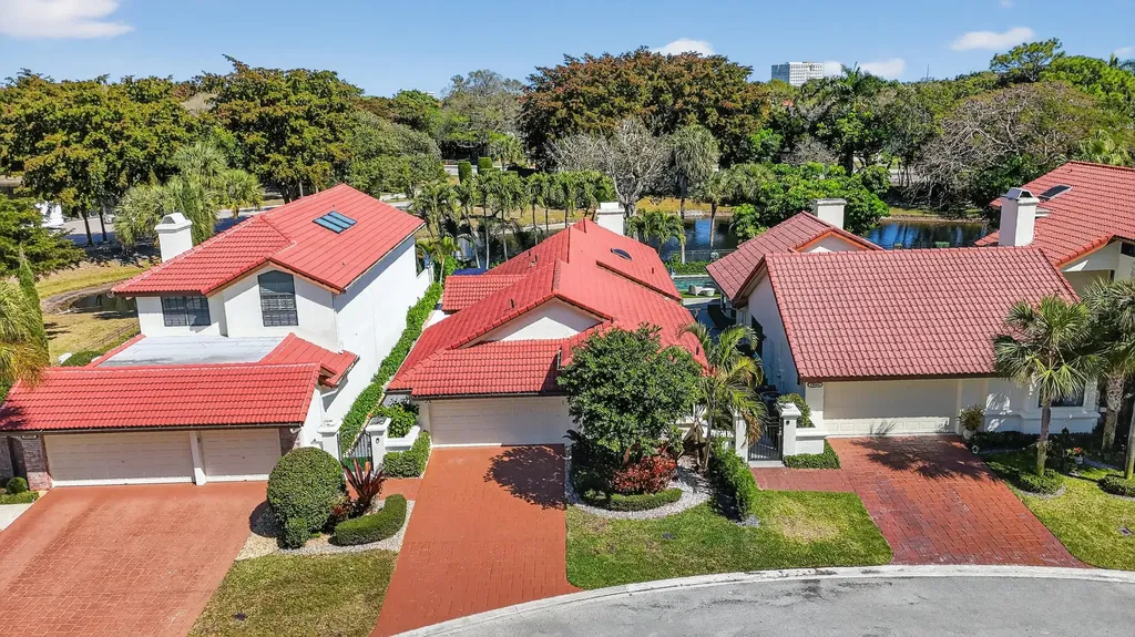 21634 Club Villa Terrace Boca Raton FL 33433