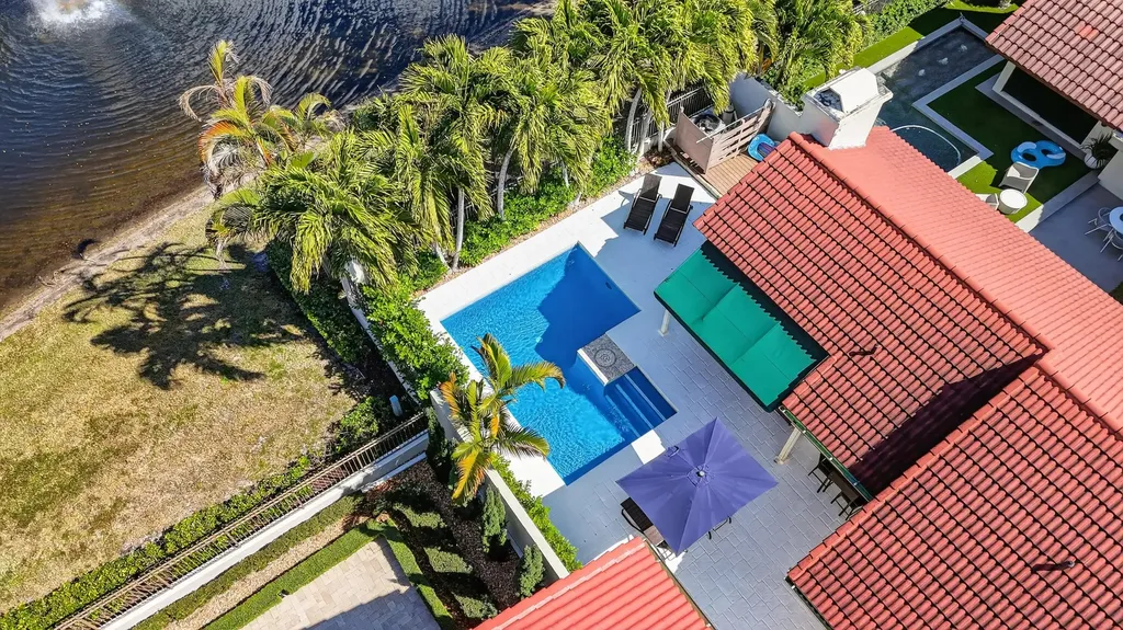 21634 Club Villa Terrace Boca Raton FL 33433