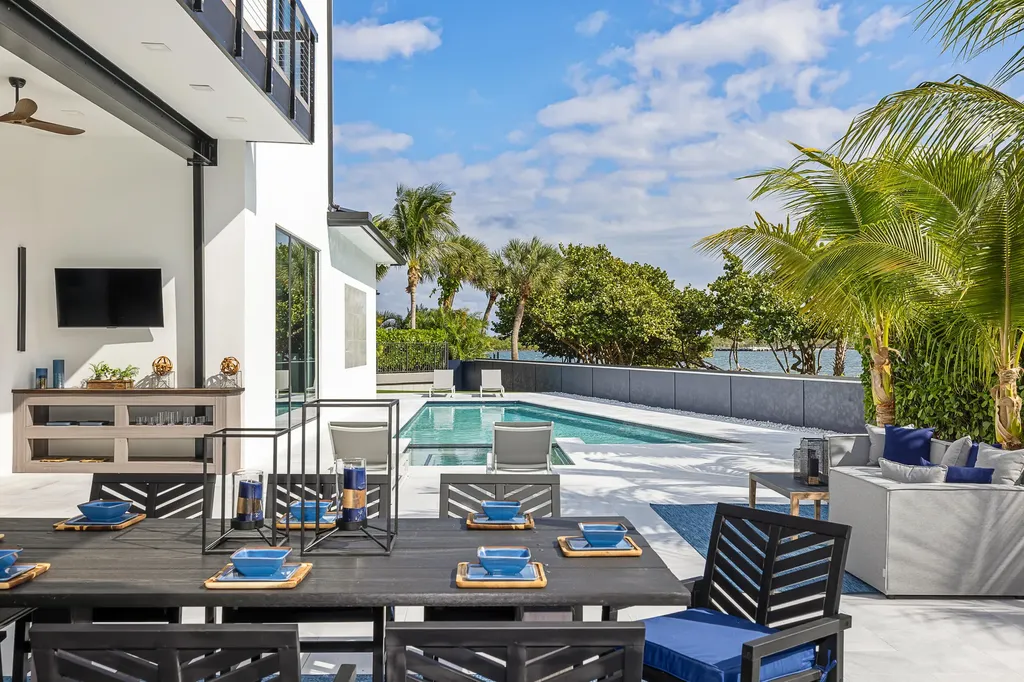 706 Lakeside Circle North Palm Beach FL 33408