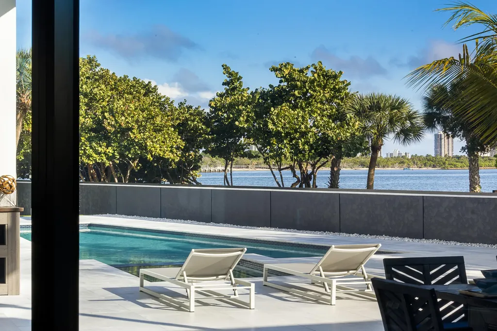706 Lakeside Circle North Palm Beach FL 33408