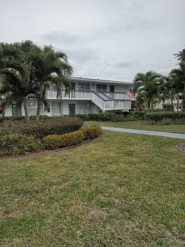 302 Markham N Deerfield Beach FL 33442