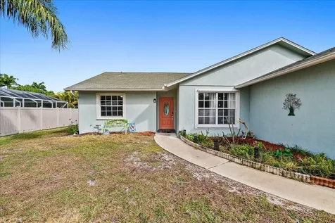 2561 SE Jason Avenue Port St Lucie FL 34952