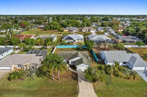 2561 SE Jason Avenue Port St Lucie FL 34952