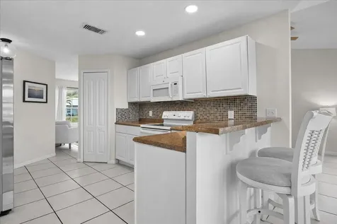 2561 SE Jason Avenue Port St Lucie FL 34952