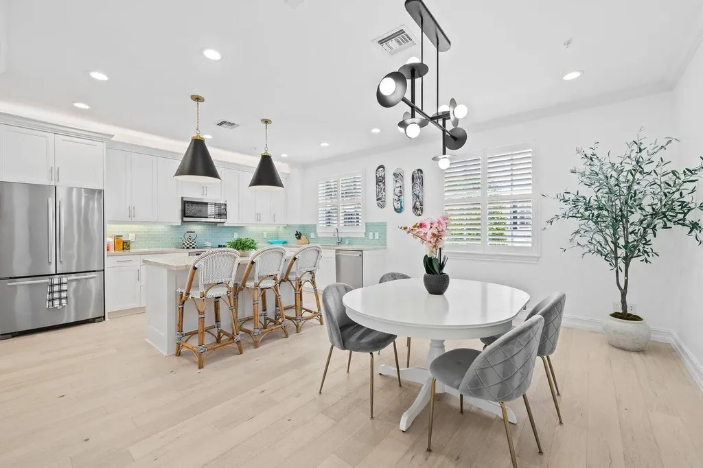 373 E Cannery Row Circle Delray Beach FL 33444