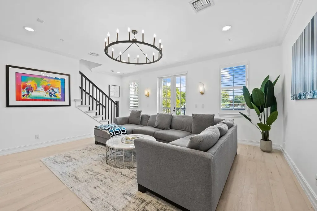 373 E Cannery Row Circle Delray Beach FL 33444
