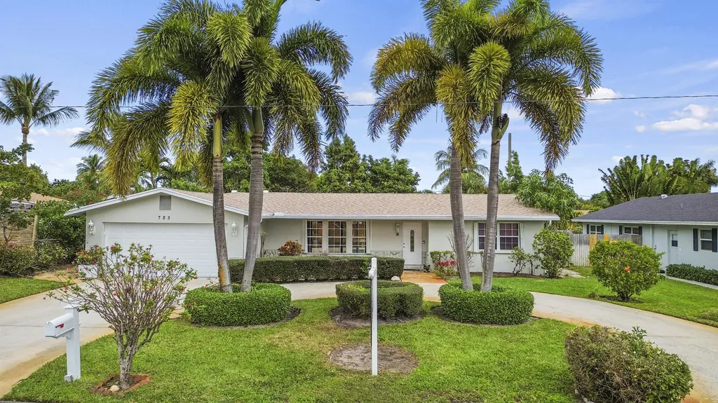 723 SW 27th Terrace Boynton Beach FL 33435