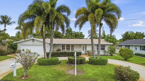 723 SW 27th Terrace Boynton Beach FL 33435