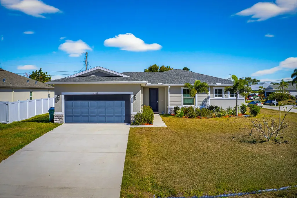 4689 SW Babylon Street Port St Lucie FL 34953
