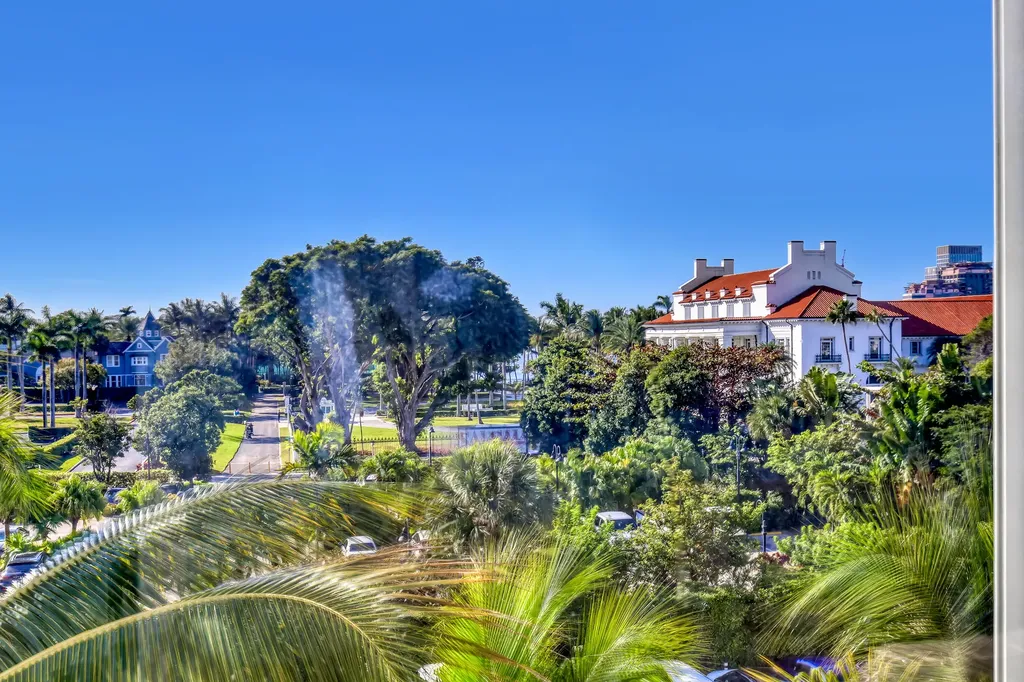 44 Cocoanut Row Palm Beach FL 33480