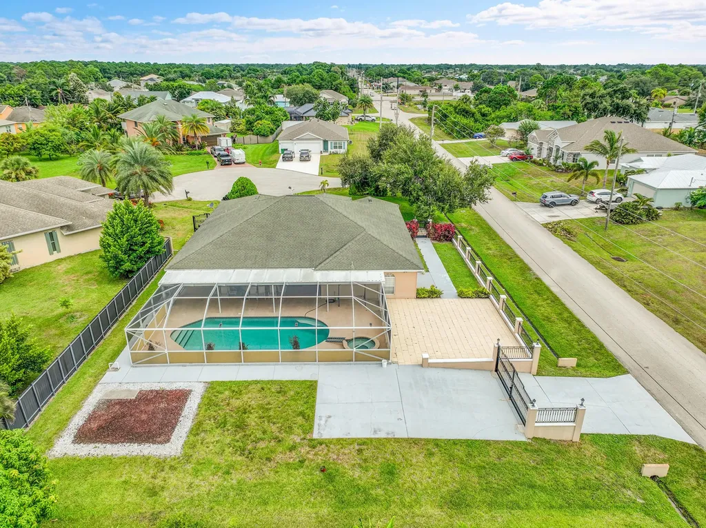 1402 SW Doe Court Port St Lucie FL 34953