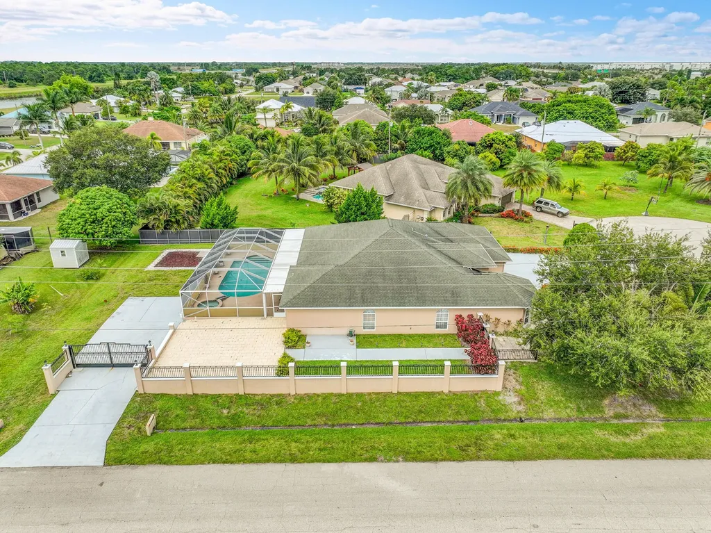 1402 SW Doe Court Port St Lucie FL 34953