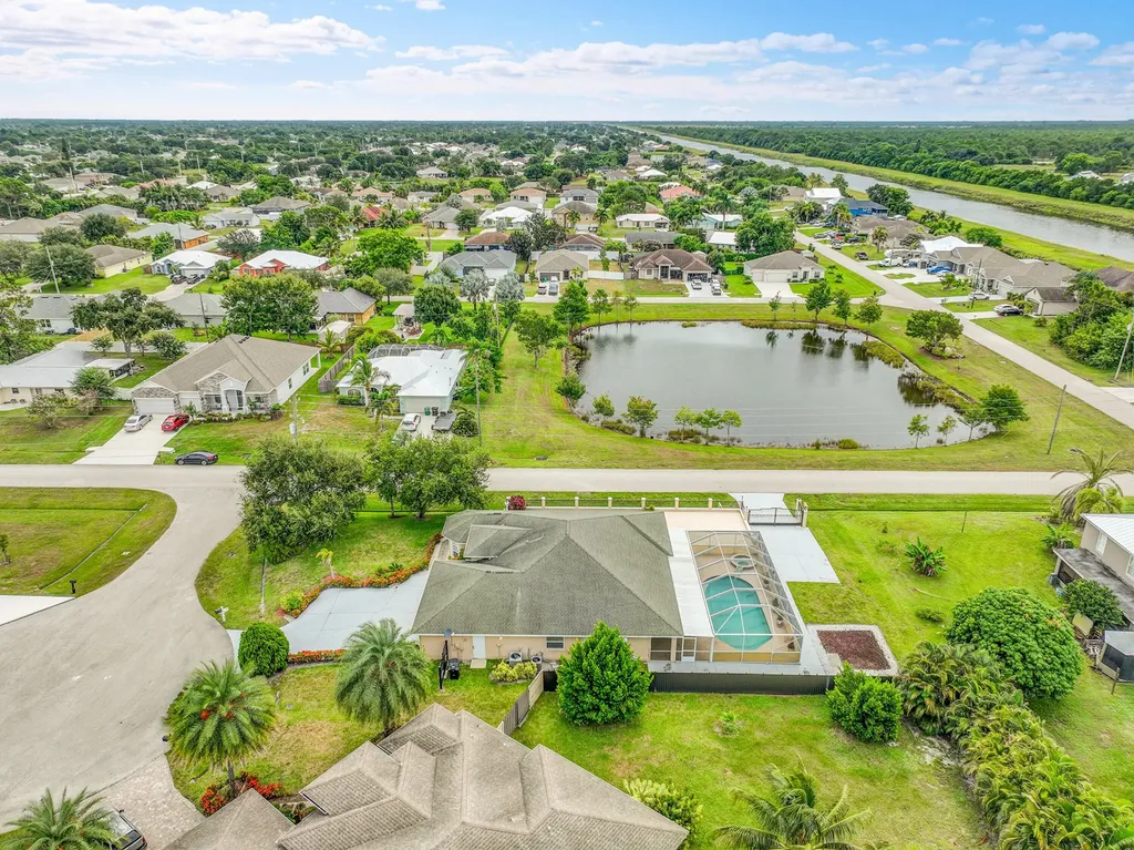 1402 SW Doe Court Port St Lucie FL 34953