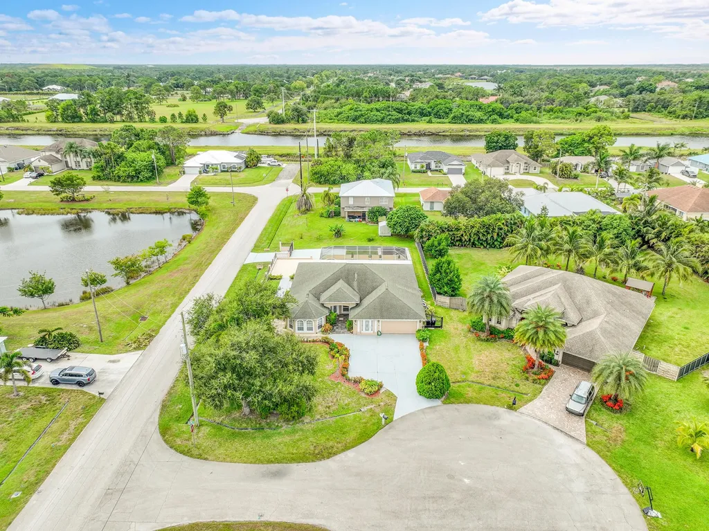 1402 SW Doe Court Port St Lucie FL 34953