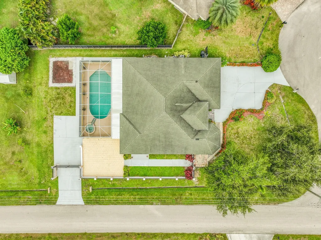1402 SW Doe Court Port St Lucie FL 34953