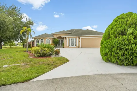 1402 SW Doe Court Port St Lucie FL 34953