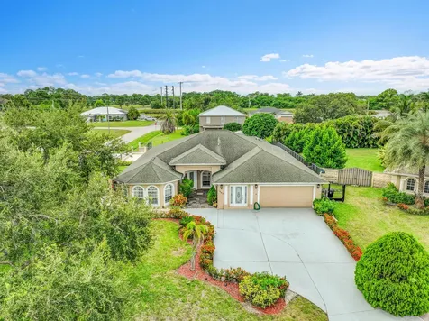 1402 SW Doe Court Port St Lucie FL 34953