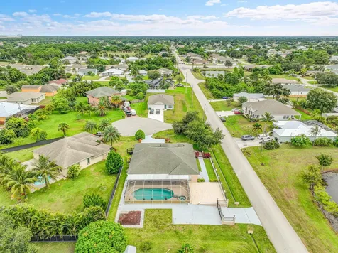 1402 SW Doe Court Port St Lucie FL 34953