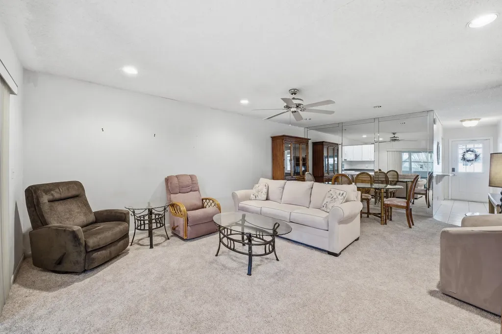 461 Holyoke Lane Lake Worth FL 33467