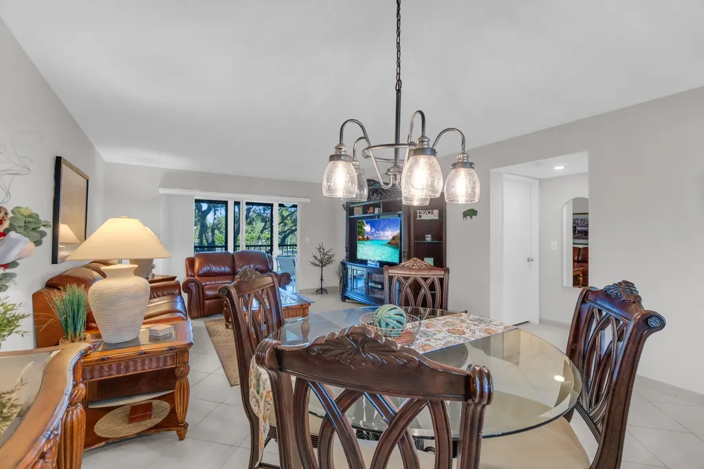 7185 Huntington Lane Delray Beach FL 33446